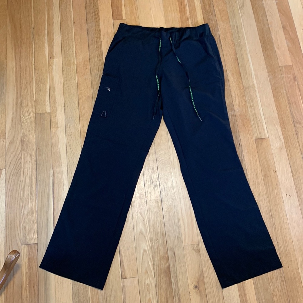 🚫SOLD🚫 Med Couture Activate Scrub Pants